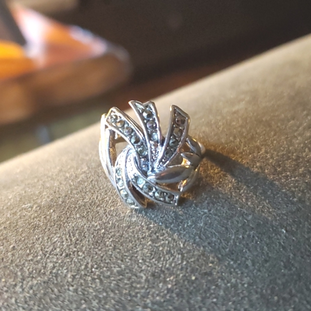 Vintage ring. Size 6